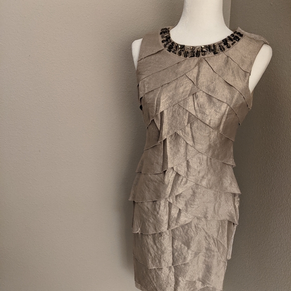 London Times Champagne Silky tiered Wedding / Cocktail semi-formal dress size  4 - Picture 10 of 10